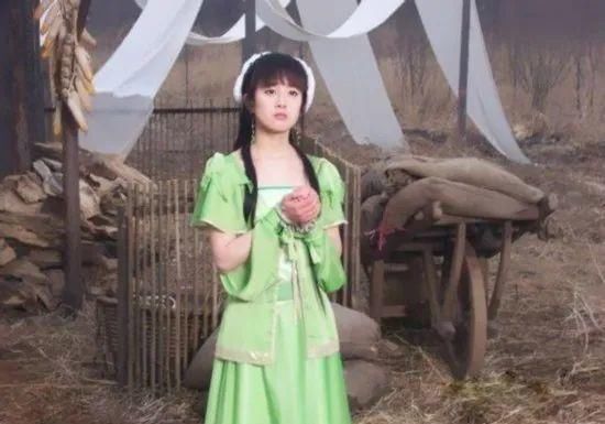  「摧毁」张檬，哪个亲自摧毁自身的女星