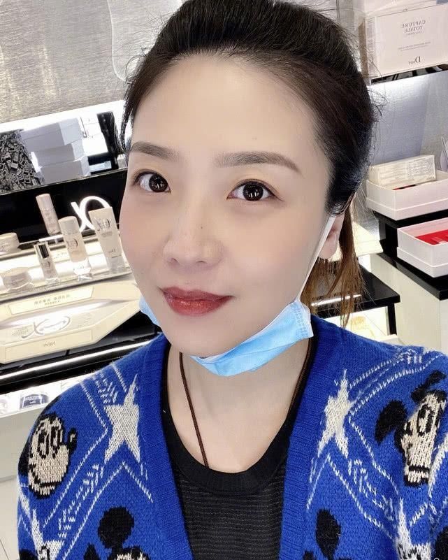 『中年』退役运动员如今变化:程菲中年发福,杜丽疑似整容,谢杏芳成老总