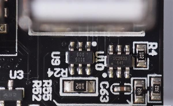 云星电子|三口USB+27瓦快充 米家插线板拆解:用料精细