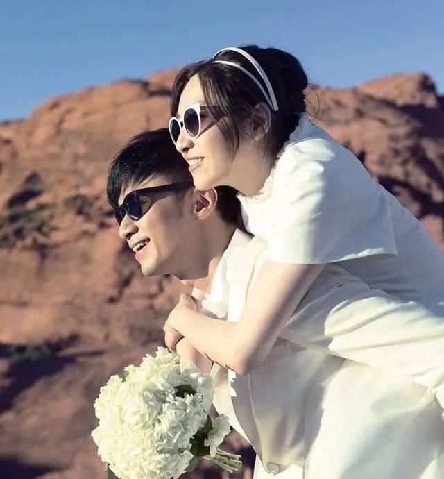  小说集：成名29年，与助手娶妻生子...小说集里的小故事如愿以偿了！