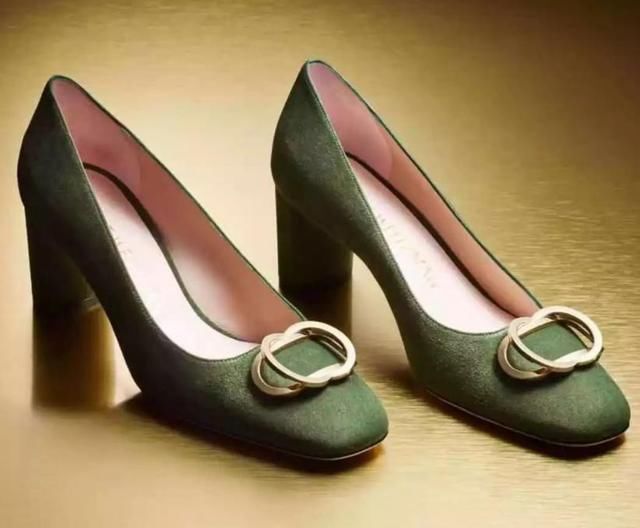  展现@经典尖头细跟单鞋,高跟鞋展现女人魅力气场