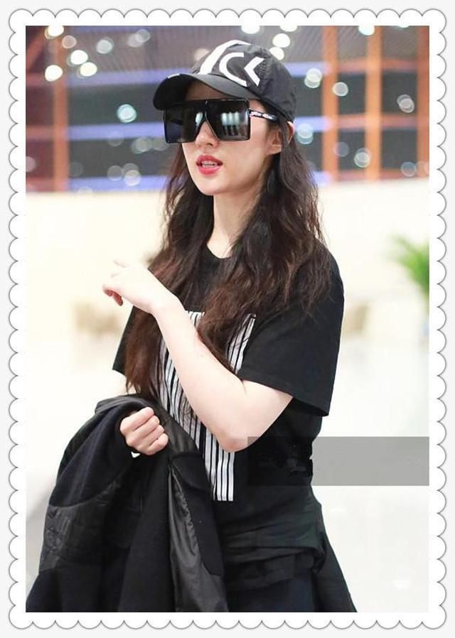 刘亦菲瘦了不止20斤！尖下巴都出来，网友：仙女脸再次征服时尚圈