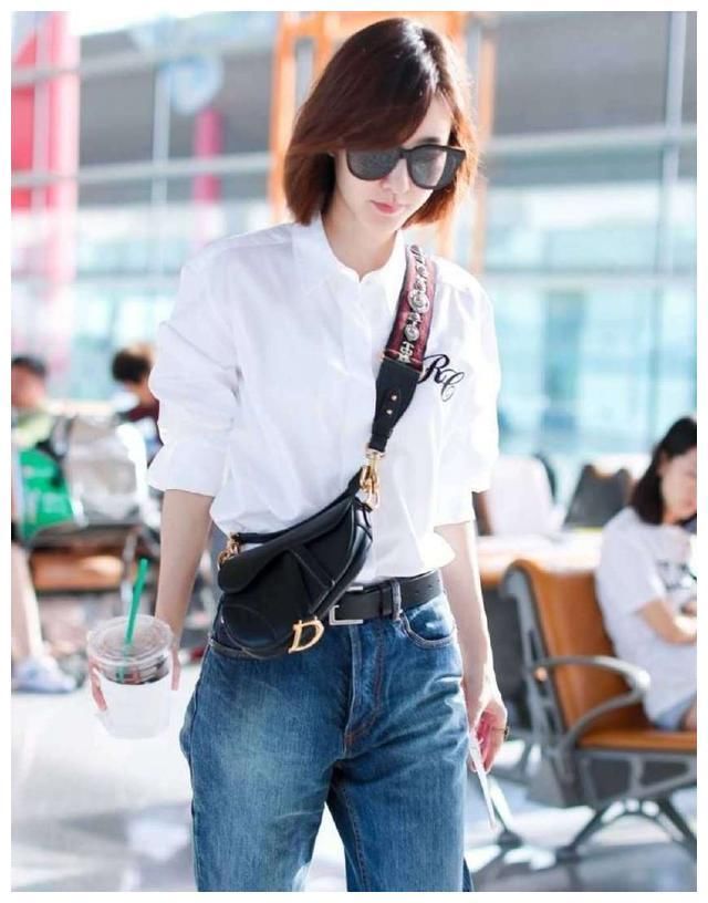 王丽坤真敢穿！短发衬衫牛仔裤，网友：换双鞋会更爷们！