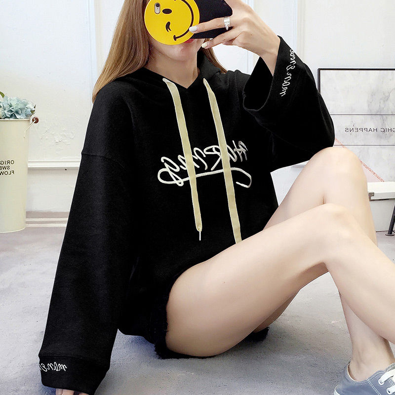 咦!连衣裙搭高跟,俗不可耐!眼下超兴卫衣+热裤,时髦燃爆秋季