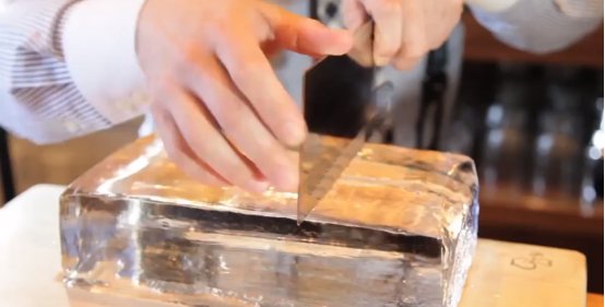  「有钱人」见识下有钱人的生活，一包冰块卖两千多块，贫穷限制了我的想象力
