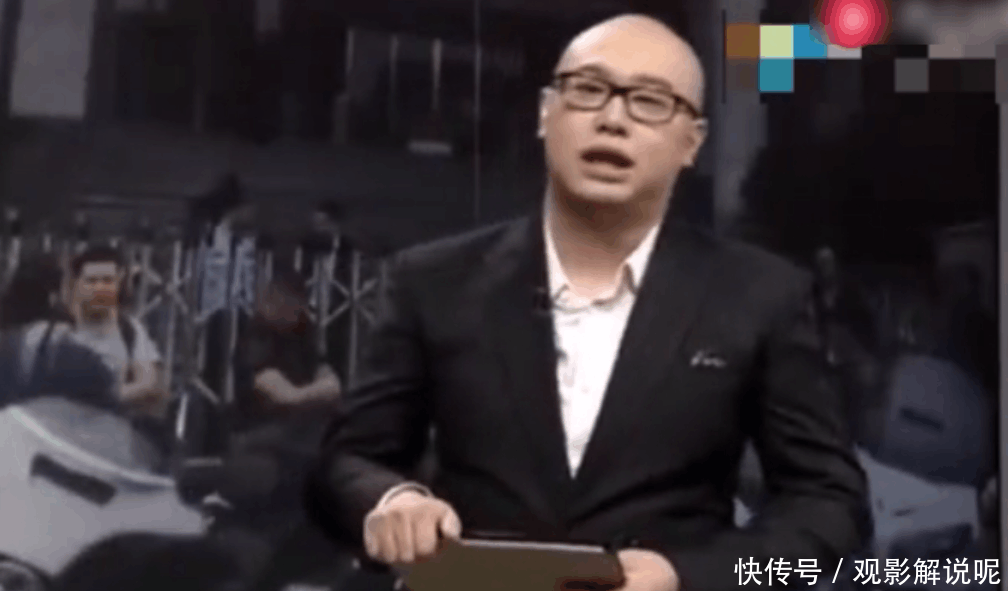 男子骑摩托到禁摩区被交警扣车, 怒将交警告