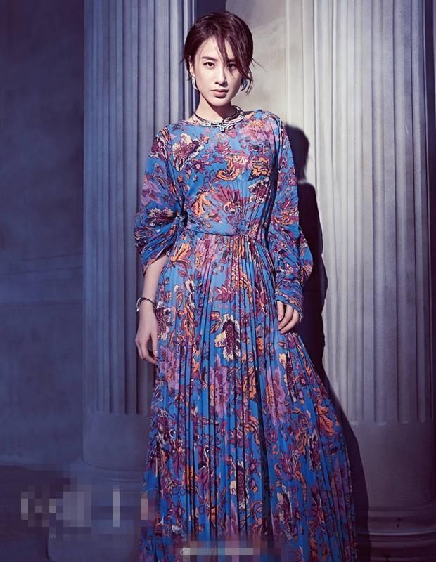 黄圣依为了吸引眼球也真是豁出去了！网友：这穿法绝对没人敢撞衫