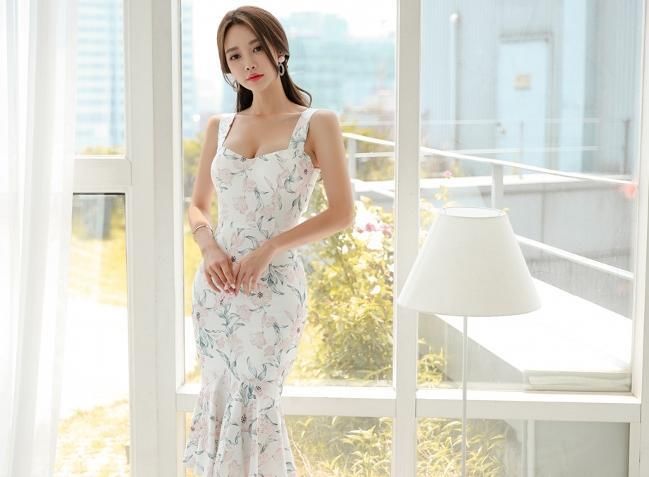 人像摄影:拍照时控制小姐姐的每一个细节,展现小姐姐的迷人身材