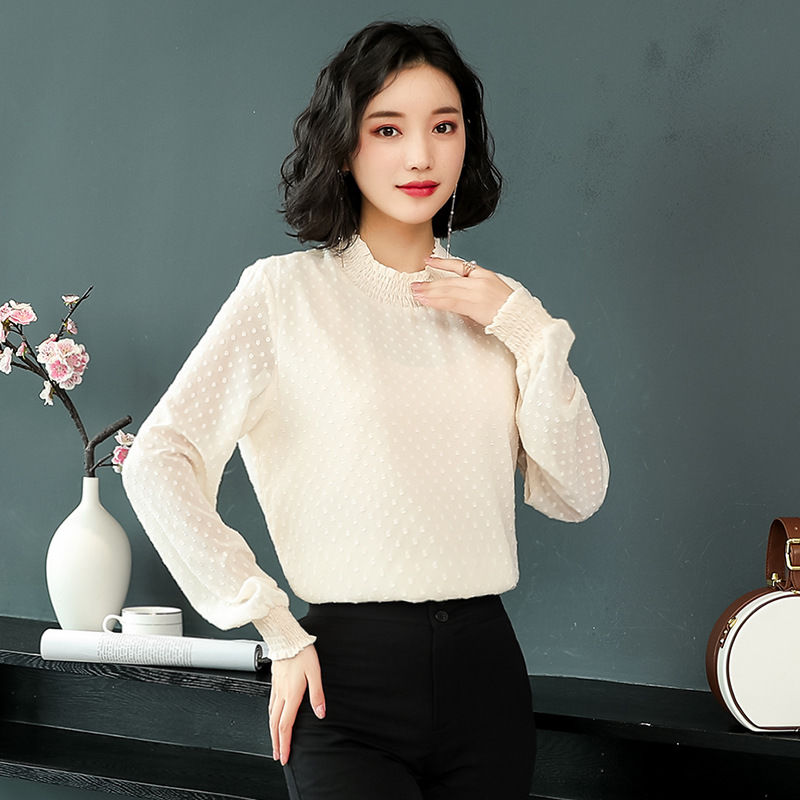 48岁的老婆，从不穿连衣裙，可是看着像30，只怪小衫太减龄了