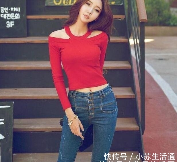 『女性』长得好看,身材紧致的女孩子,搭配牛仔裤,彰显独特魅力!