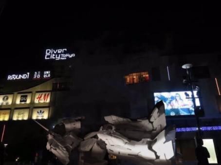  【台风】台风过后，日本那个等身高达不仅没倒，反而被台风给洗