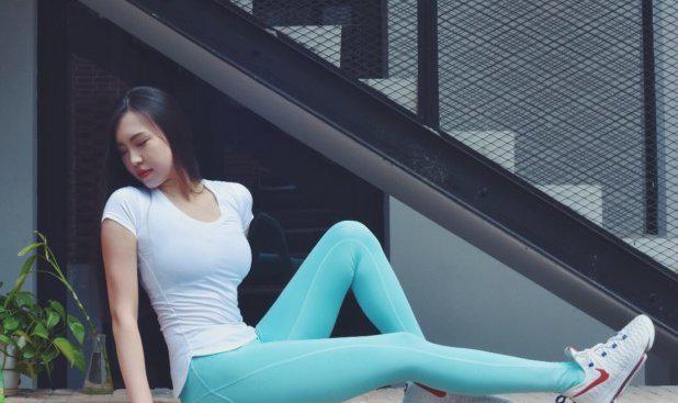 时尚圈的名宿都在穿打底裤，网友感觉好勒，但很有型！