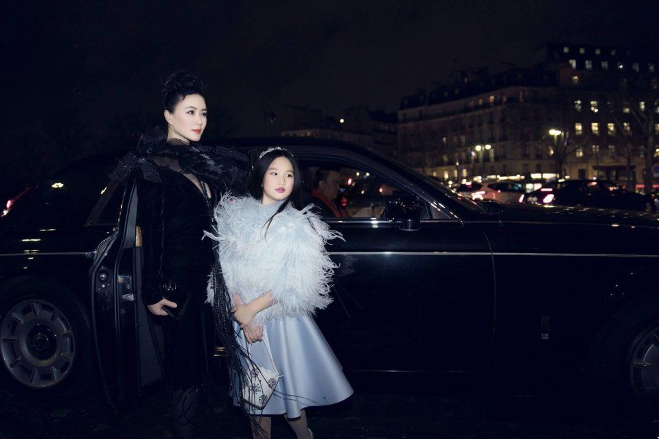 什么叫高级?看这对母女就对了,李湘母女在她们面前都显得太土