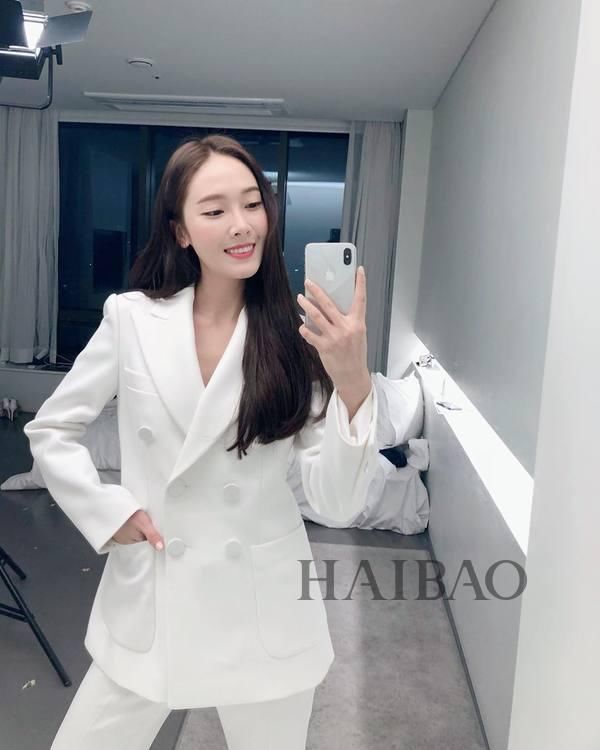 杨幂之后郑秀妍的发际线也掉线了?行走的发型教科书就这么凉凉了