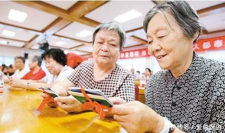 元旦之后，年满五十周岁能够领取这几项补贴，这些你都领到了吗