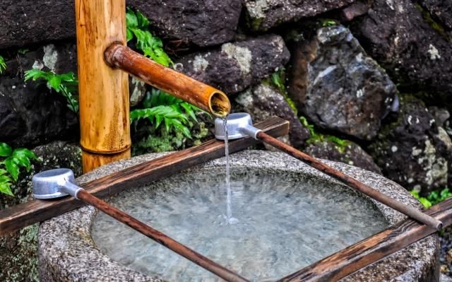 等有钱了，就造一个日式庭院，静谧悠然禅意十足，每天喝茶赏花