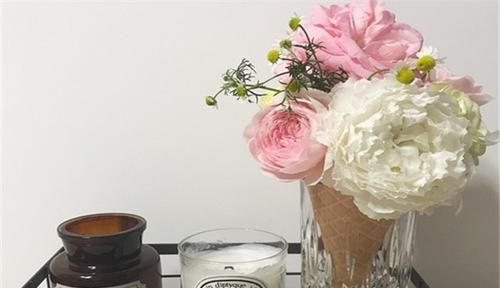  [种植]伊芙白雪公主月季，纯洁高贵，如公主般娇贵，香味浓烈。