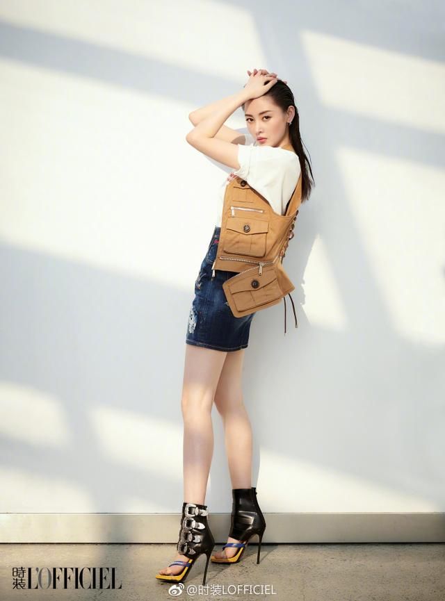 难得有一张张天爱露背照,大家却被她的头吸引,网友:还真敢扎!