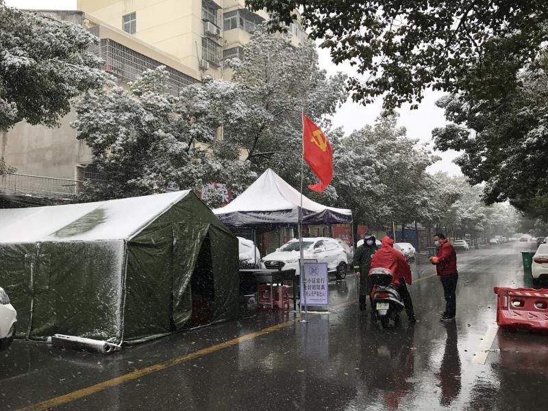  防控|?武汉之外的“战时管制”：防控全面升级，确诊数7连降