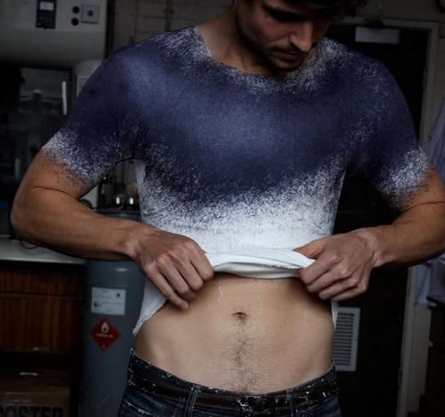 用“枪”喷出来的衣服,尺寸绝对标准,为何“女生”却不敢定制?