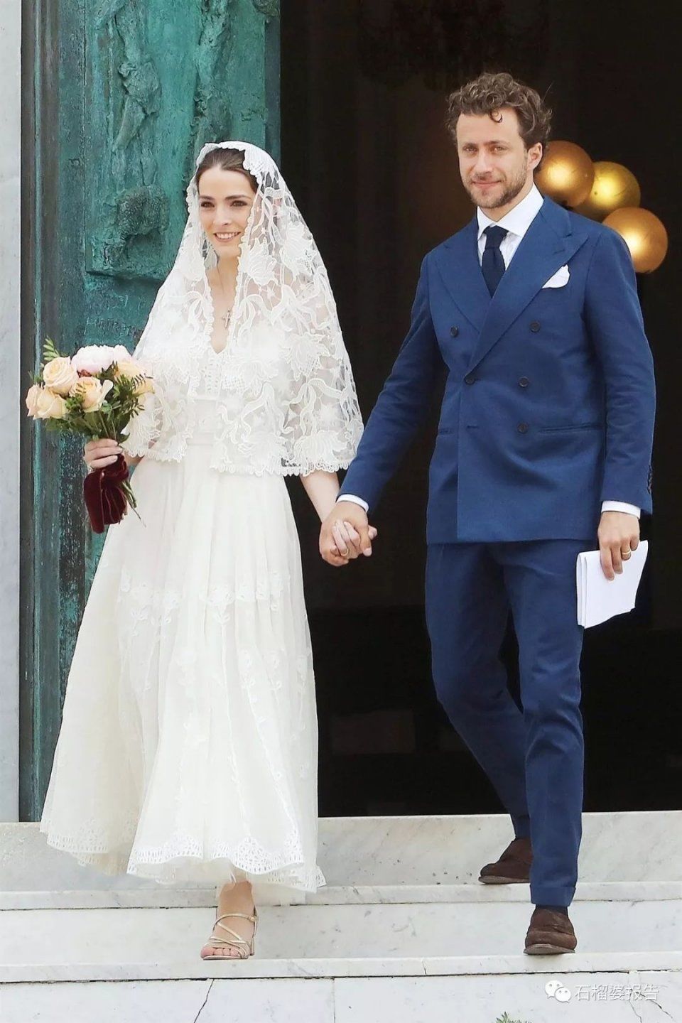 有了这双仙女凉鞋，夏季基础款自带一层迷人金边