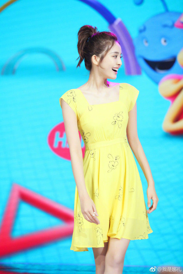 短发界的颜值扛把子佟丽娅竟然已经34岁了?美上天的她简直就是变