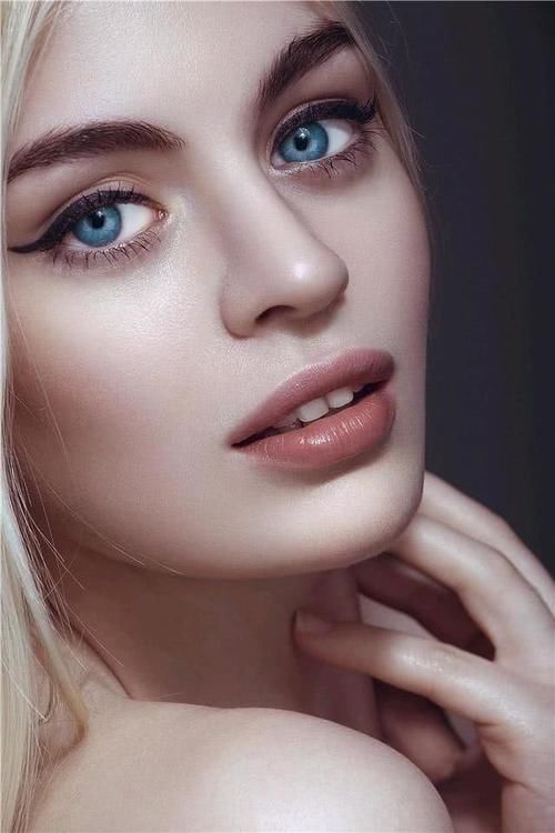 『偶尔』“肌断食”是什么意思?偶尔不涂护肤品,皮肤真的会变好吗?