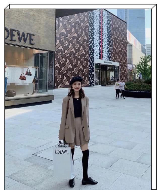  大一号：初入职场不知道怎么穿？7种西装＋裙子的搭配方案，总有一款适合你