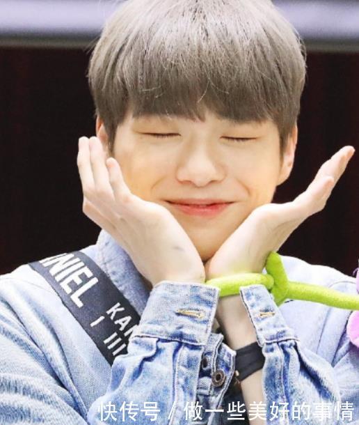 朴志效姜丹尼尔认爱,男方见完粉丝见女友,约会