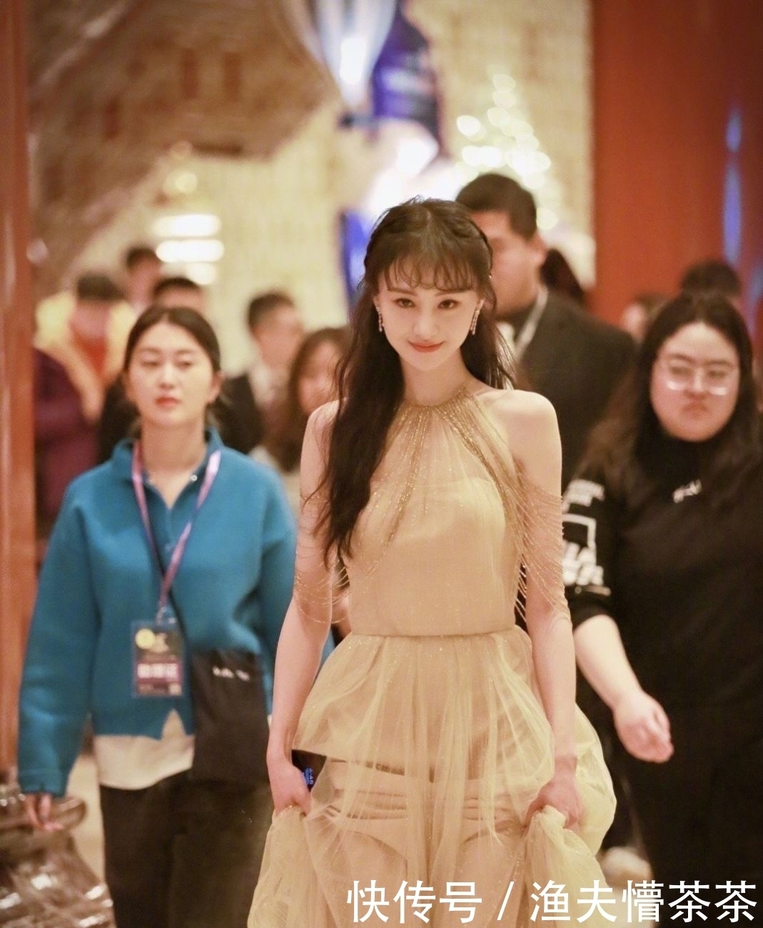 [低调]范冰冰不走红毯造型也变低调，不及郭碧婷性感，不如同框郑爽惊艳