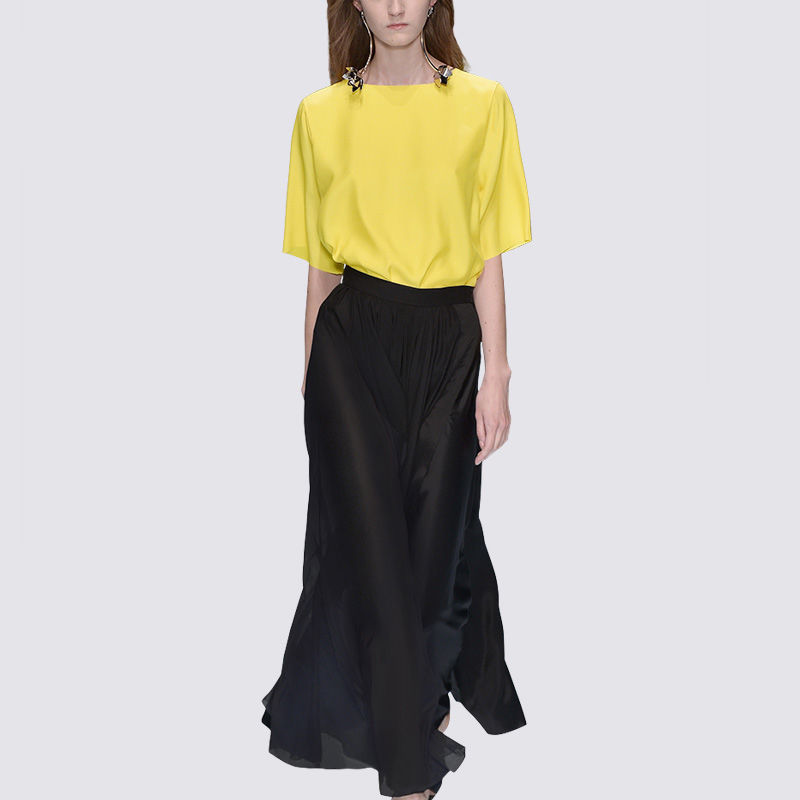 T恤搭牛仔裤太普通，这样的套装气质出众，让你美的没道理