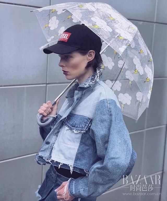 撑伞嫌费劲?时髦女防晒都选择戴这顶洋气的帽子!