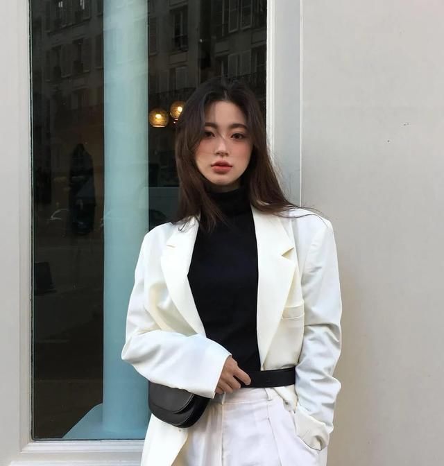  会显得■一衣多穿如何让条纹衬衫穿的不过于休闲