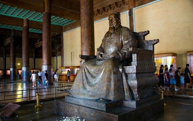中国历史上唯一住过南京紫禁城和北京紫禁城的
