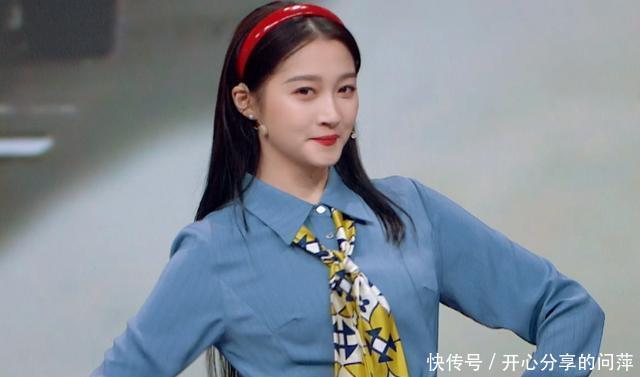 『才女』当23岁关晓彤撞上37岁韩雪,两人都是才女,谁气质更好呢?