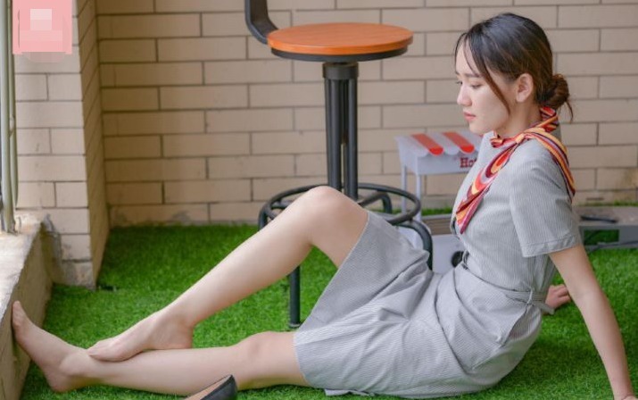 #弯腰#美女这样弯腰, 基础功底很厉害吧