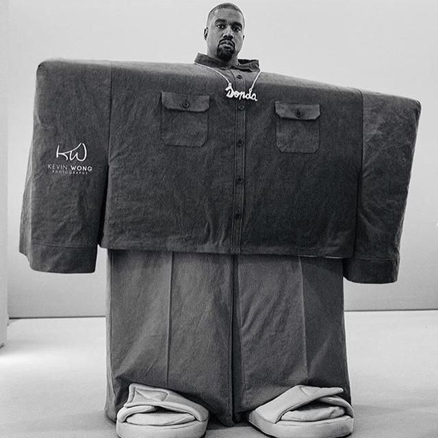 侃爷超大号衣服拖鞋展示全新穿搭!全新单曲趣味搞怪!