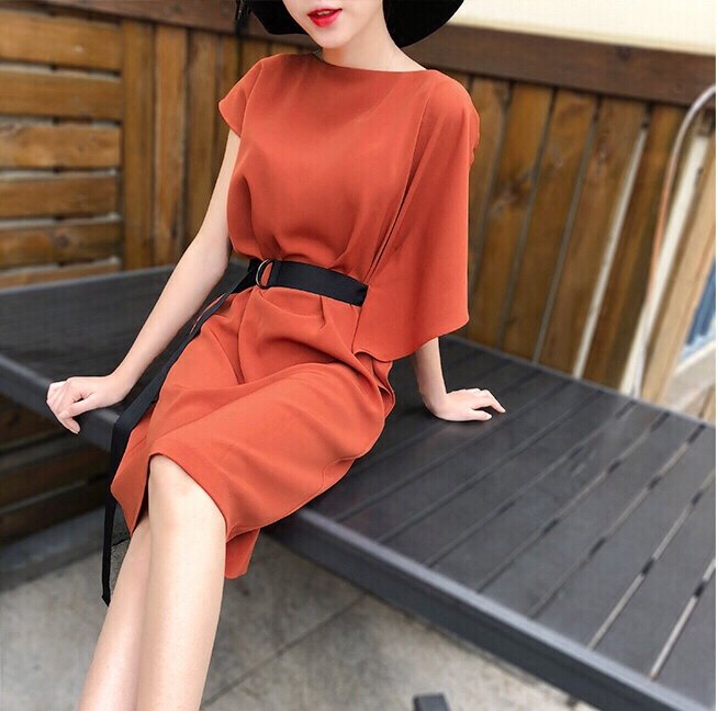 夏日里姐妹淘的各种轰趴聚会，穿上这件名媛连衣裙，让你闪耀全场