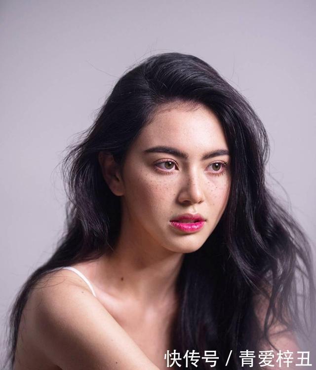 「格子套装」夏日炎炎,泰国女星MAI教你有韵味的显瘦穿搭,美女必学超好看