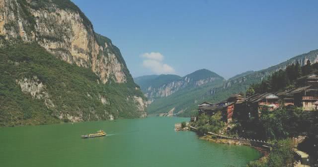 中国唯一人口破3千万的城市，遍地摩托，被称为摩托车之都