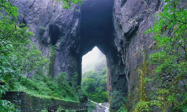 最美的不是下雨天，而是沿路看过的风景