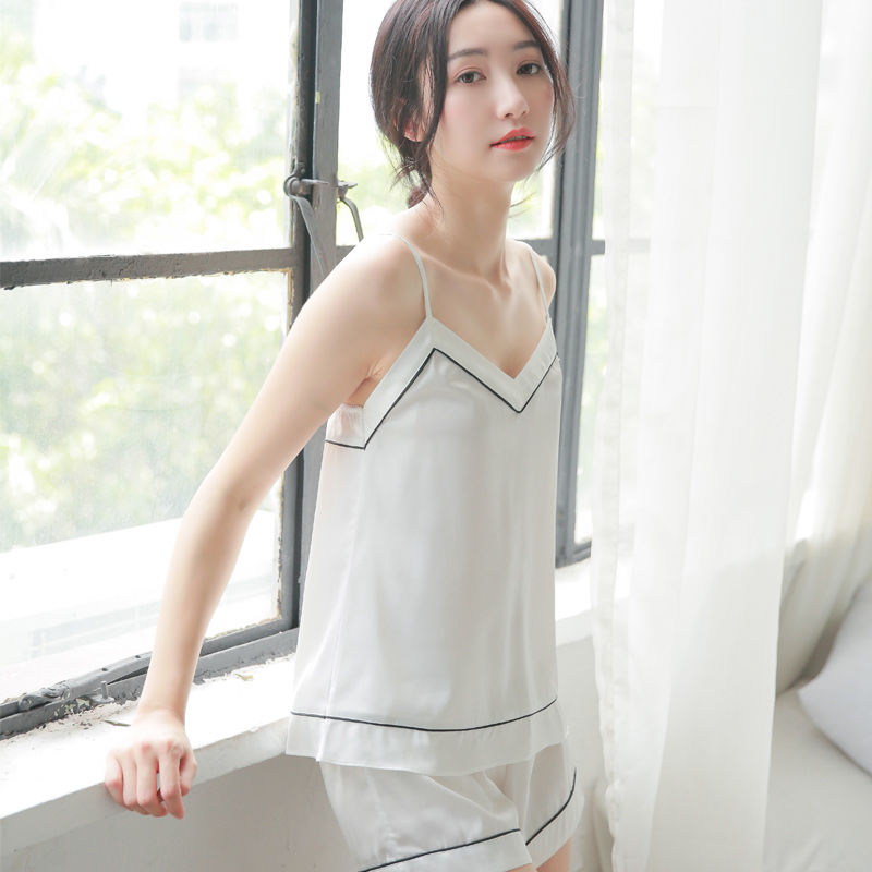 女人微胖才性感!学下面女人穿“朦胧睡衣”，一款比一款有女人味