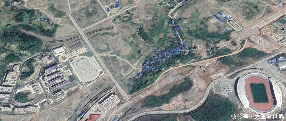 『卫星』卫星上看重庆彭水老县城规模太小,在靛水建设了新县城