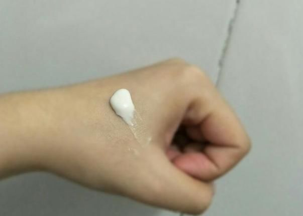『油性肌肤』洗面奶早晚都要用吗?别把你的脸洗坏了,很多女生都做错了