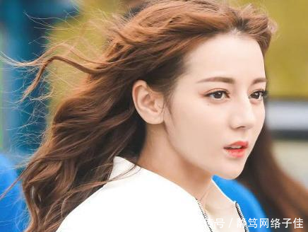 【女人】建议女人:洗头时一定做到这4点,坚持下去!让你头发顺滑更浓密