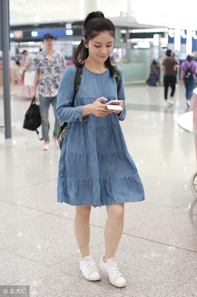 胡可发型一换就逆生长，网友:别人换发型是换脸而你是换头!