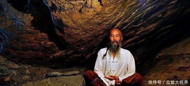 “终南山第一隐士”隐居30多年，每天清水白菜，现家人已认不出