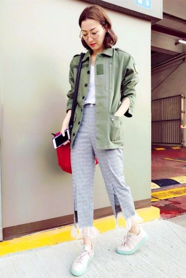 郑秀文大胆秀照片，网友：我不相信她45岁！