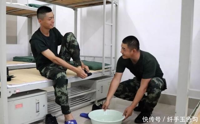  [广西]刚刚，武警广西总队首批新兵入营！