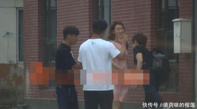 王宝强新恋情再添实锤，高调带去见释小龙，疑似圈内好友已知情